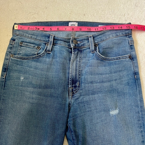 EDWIN Light Wash Elin Straight Leg Crop - Size 28 (Measures 31") - Picture 11 of 13